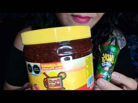 ASMR Lucas muecas con chamoy de fresa 🍓 dulce mexicano