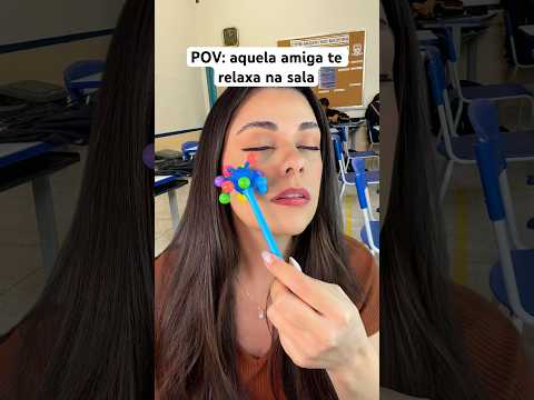 POV: aquela amiga te relaxa na sala #asmr #asmrsounds #shorts