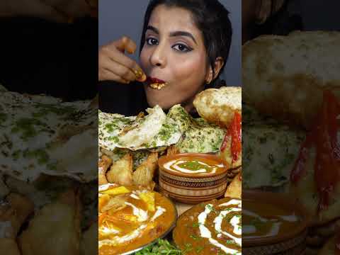 ASMR Eating Spicy Street Samosa,Paneer Butter Masala,Naan,Egg Indian Street Food ASMR Eating Mukbang