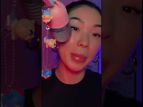 Doing some skincare in you🧴🫶 #asmr #asmrtingles #asmr handmovements #mouthsounds #spitpainting
