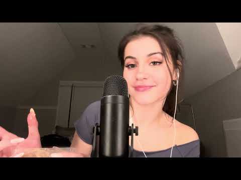 ASMR- Eating Honeycomb 🍯