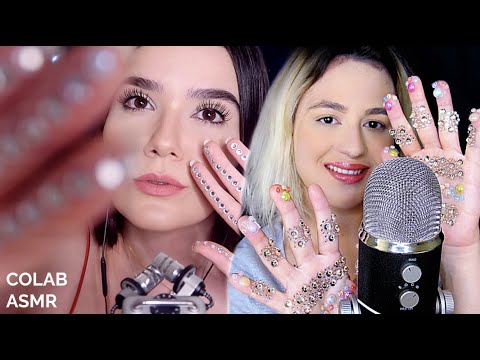 COLAB ASMR: TAPPING COM STRASS NAS MÃOS / CRISTAIS NO MIC - Bu e Naiane