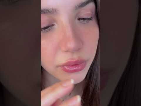Besitos intensos cerca de camara