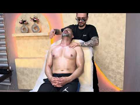 Handsome Bodybuilder Gets the Most Relaxing Foam Massage ASMR