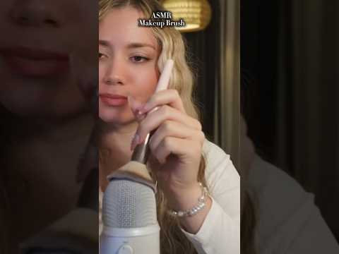 ASMR Makeup Brush 💤😴#asmr #triggersforsleep #relax #asmrsounds #asmrbrushing #youtubeshorts