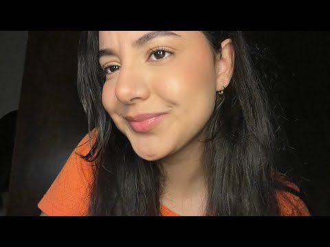 ASMR CASEIRINHO - sussurrando segredos (mas nada faz sentido) 