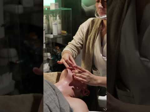 Masaje de cuello #relaxing #relajacion #masajerelajante #spa #short