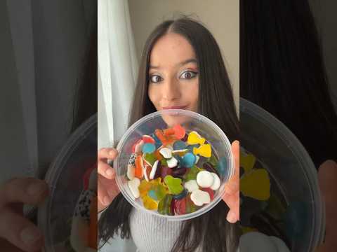 Friday calls for CUPCAKES 🧁😋 ASMR #asmr #asmreating #asmrmukbangeatingsounds #asmrvideo
