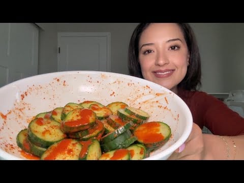 ASMR | *Español* Pepinos con tajin y salsa 🥒🌶️ Cucumbers with tajin and salsa 