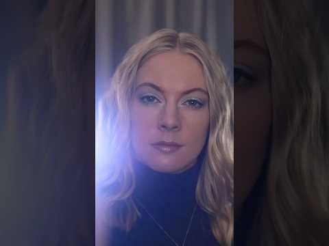 CAN’T SLEEP? Close your eyes and follow my light trigger instructions! 🔦 #asmr