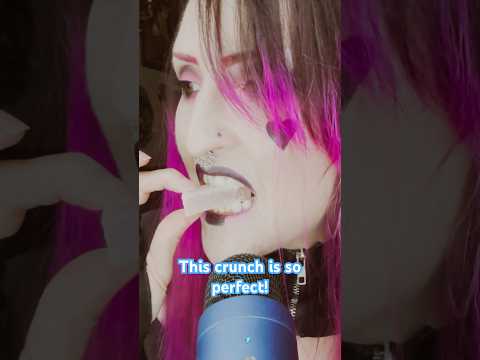 🦋THE CRUNCH IS SO GOOD pt12🦋 #asmr #asmrcrunch #silkygem #asmrfood #asmr candy #asmreating