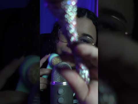 ASMR PINCEL NO MICROFONE  E NA TELA