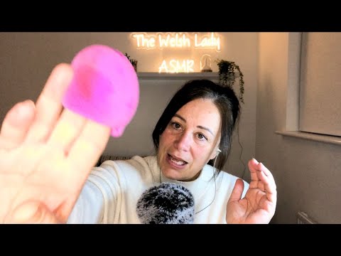 ASMR: What's in my make up bag?
