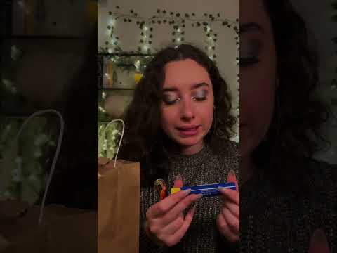 🌙 ASMR FRANÇAIS : UNBOXING SECRET SANTA DE MA COPINE 🎁💄 #asmr #unboxing #shorts #short