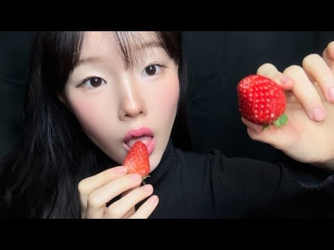🍓 딸기 ASMR | Crunchy Strawberry Eating Sounds | Mouth Sounds (No Talking)