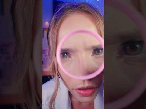 Deixe eu examinar teus olhos ARDIDOS nesse EXAME #asmr