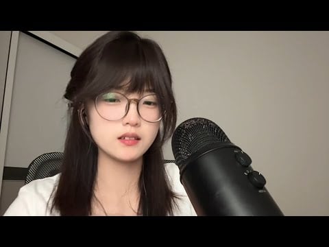 ASMR Ear Eating 😘
