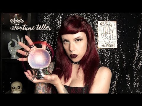 The ASMR Fortune Teller 🔮  - Ti leggo il futuro