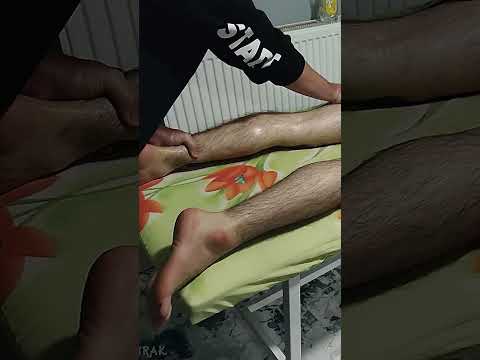 MASSAGE TO RELAX HAMSTRING MUSCLES AFTER EXERCISE #satisfying #relaxing #asmr #shorts #massage