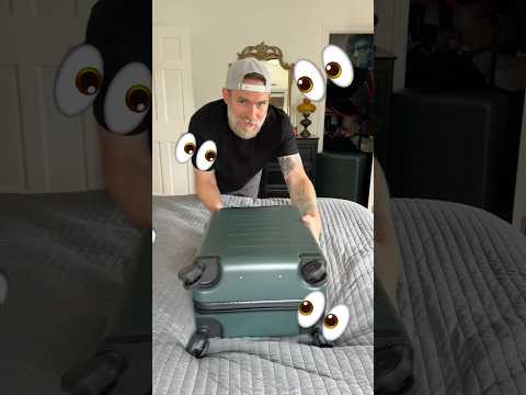 How ASMRtists pack for ASMR University: 🎓