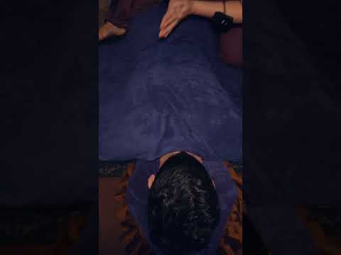 ASMR: Massaggio INTENSO alla Schiena e Collo! #shorts