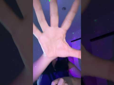 ASMR Hand Movements + Scratches Invisíveis 😵‍💫 #shortsasmr #shorts