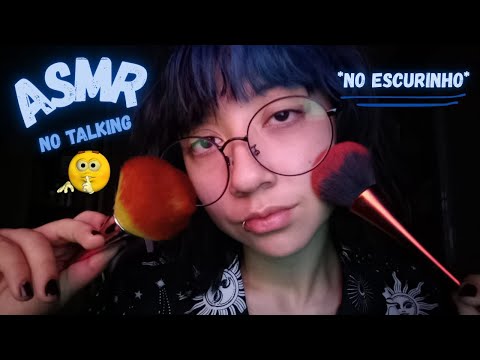 ASMR PINCEL NA TELA e SONS DE BOCA EM CAMADAS - No Talking *no escurinho* 😴