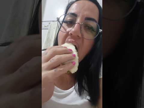 ASMR-SHORTS COMENDO SANDUICHE #asmr #shorts #videoscurtos
