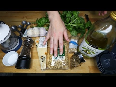(Dutch/Nederlands) Hoe Je Basilicum Pesto Thuis Maakt ~ Fluisterende ASMR