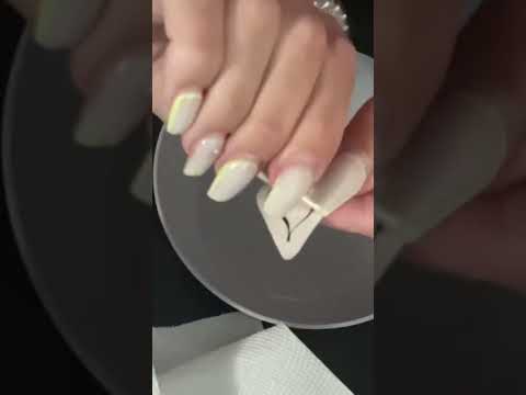 ASMR APPLYING A TEMPORARY TATOO PERSONAL ATTENTION ON MYSELF