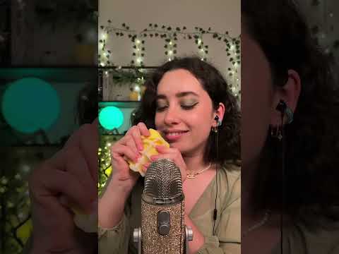 🌙 ASMR FRANÇAIS : DONUTS OU GAUFRE ? 🍩 #asmr #relax #tingles #shorts #short