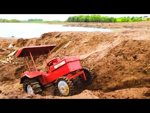 john deere Tractor stuck in Mud Pulling Out Tractor jcb | Truck | train | Rickshaw | backhoe