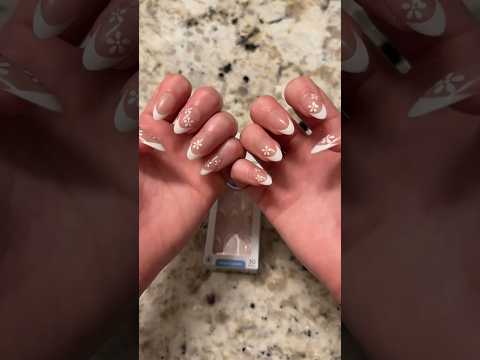 ASMR doing my nails #asmr #tapping #cleangirl