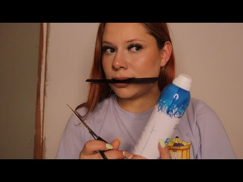 ASMR - ANTIPATICA te estiliza el cabello