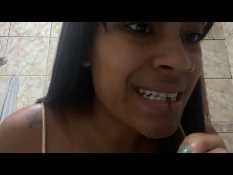 ASMR - TE ATUALIZANDO SOBRE MINHA VIDA COM SONS DE UNHA 