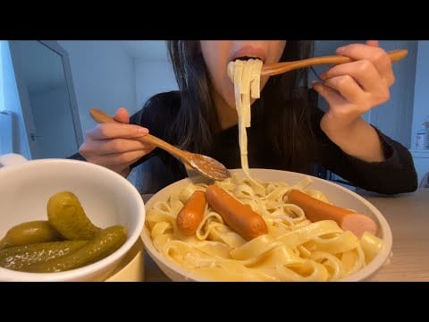 fettuccine alfredo mukbang 
