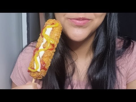 ASMR comiendo Corn dog por primera vez