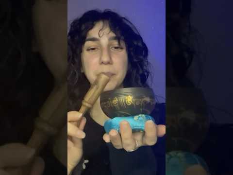 Rilassati con la campana tibetana 😌 guarda il video completo sul canale #asmr