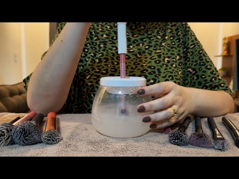ASMR: LAVANDO MEUS PINCÉIS DE MAQUIAGEM