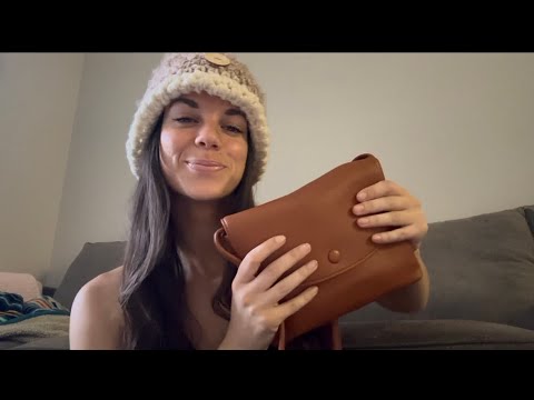 ASMR what’s in my bag (whisper ramble) 