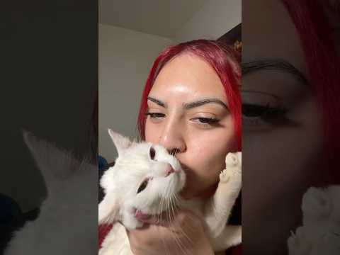 ASMR on my baby in Spanish #asmr #asmrtriggers #visualtingle