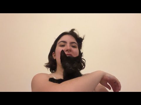 Conversando e passando sérum no meu cabelo