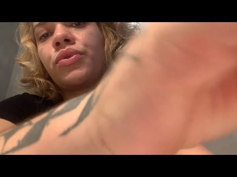 ASMR fast aggressive personal attention te fazendo massagem nas costas + palavras de positividade