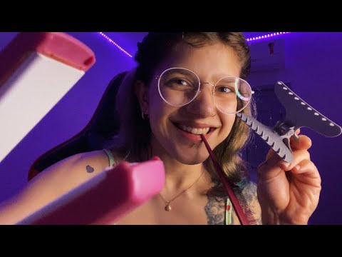 ASMR ~ Cabeleireira pranchando o seu cabelo