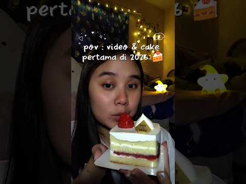ASMR Eating Strawberry Cake for New Year 🍓🍰🎉 #asmr #cake #newyear #eating
