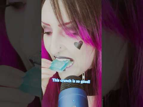 🦋THE CRUNCH IS SO GOOD pt11🦋 #asmr #asmrcrunch #silkygem #asmrfood #asmr candy #asmreating