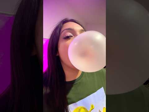 BUBBLE GUM | blowing chewing bubble gum popping sounds #asmr #chewinggum