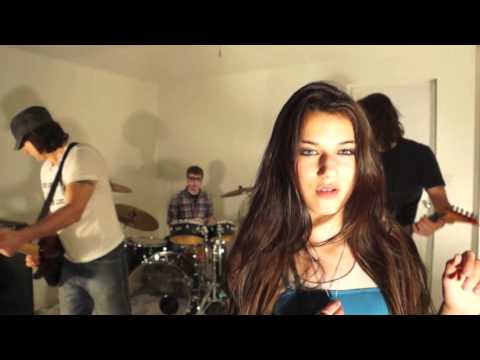 Miley Cyrus - 7 Things cover by Sabrina Vaz