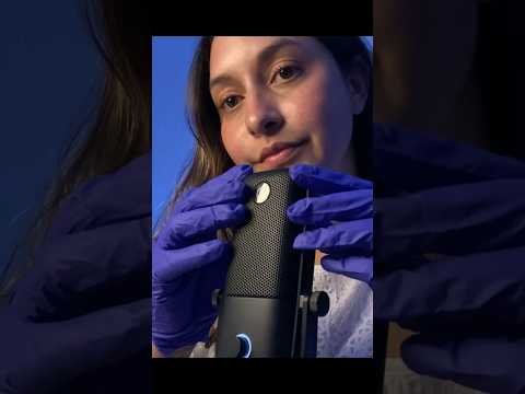 Sonidos de manos con guantes 🧤 #asmr #asmrcommunity #relax #handsounds #hands #youtubeshorts