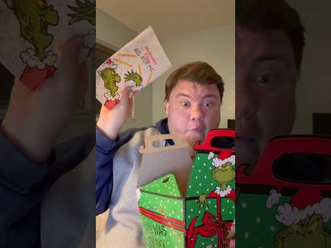 GRINCH MEAL #asmr #short #mukbang